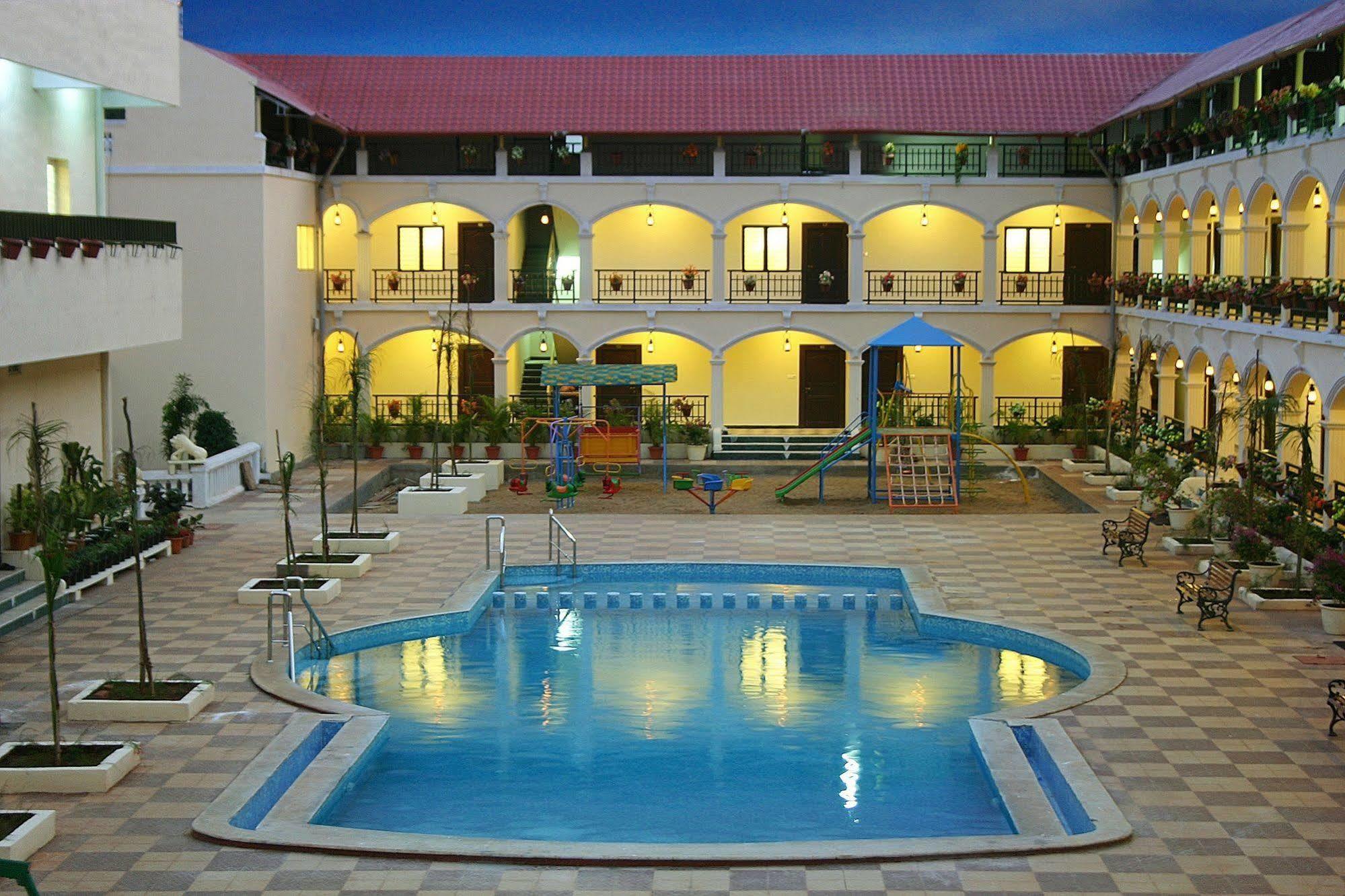 Kumararraja Palace Yelagiri Eksteriør billede