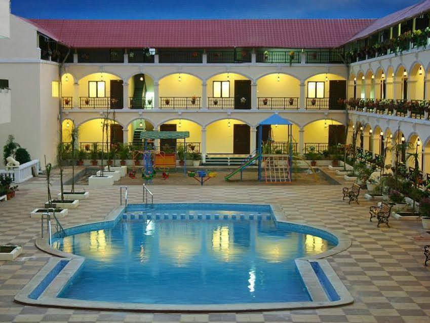 Kumararraja Palace Yelagiri Eksteriør billede