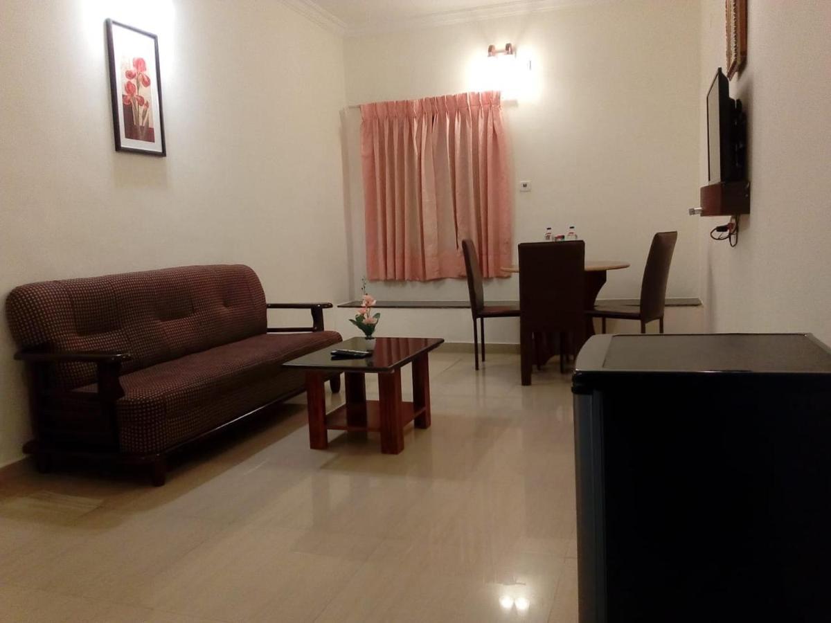 Kumararraja Palace Yelagiri Eksteriør billede